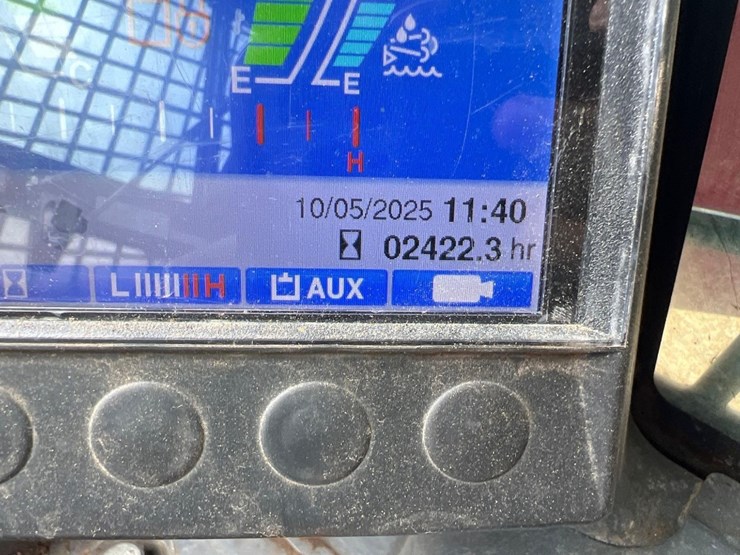 2020-takeuchi-tl12v2-image-36