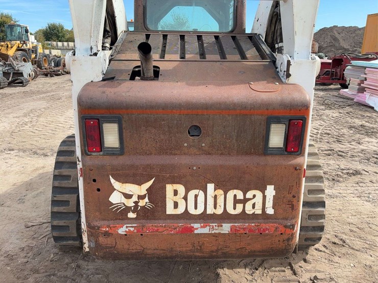 2008-bobcat-t300-image-11