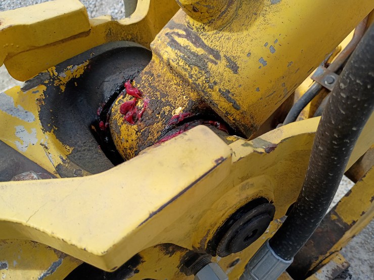 new-holland-lb75-image-70