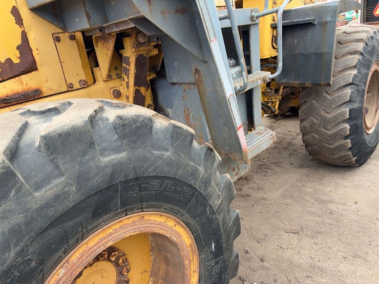 komatsu-wa320-image-26