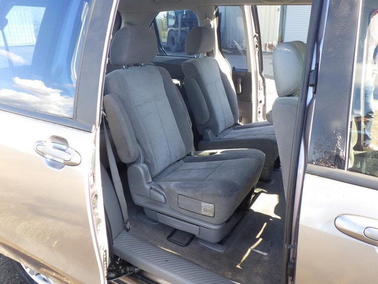 2005-mazda-mpv-image-8