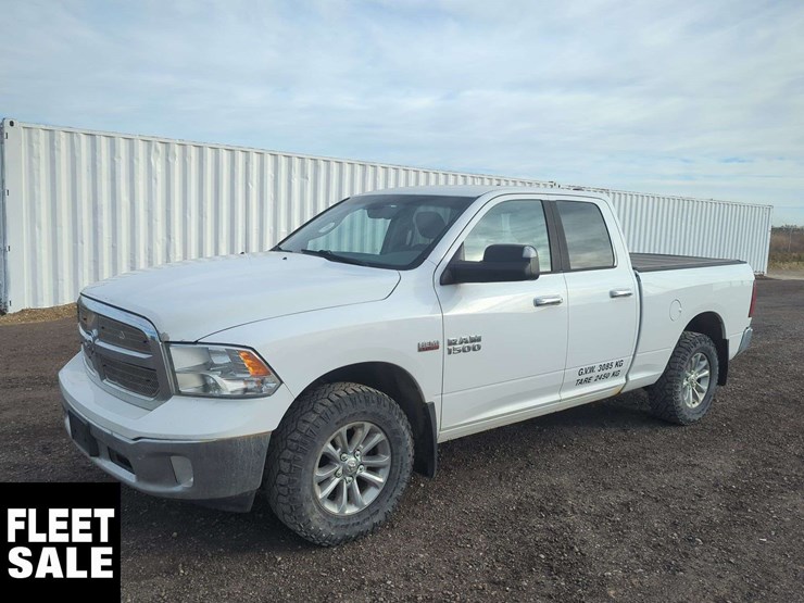 2013-ram-1500-slt-image-1