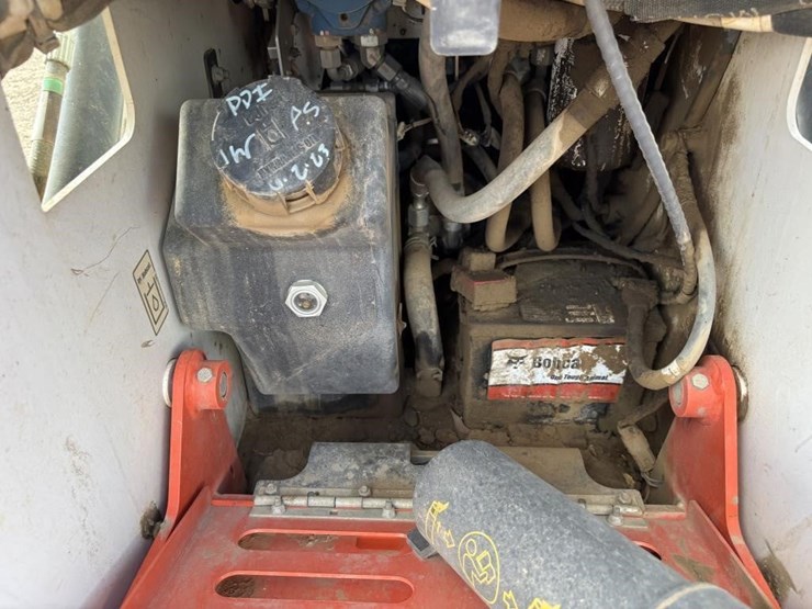 2023-bobcat-mt100-image-32
