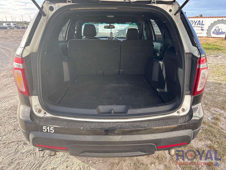 2015-ford-explorer-image-21