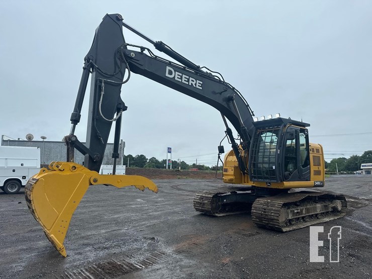 2021-deere-245g-lc-image-8