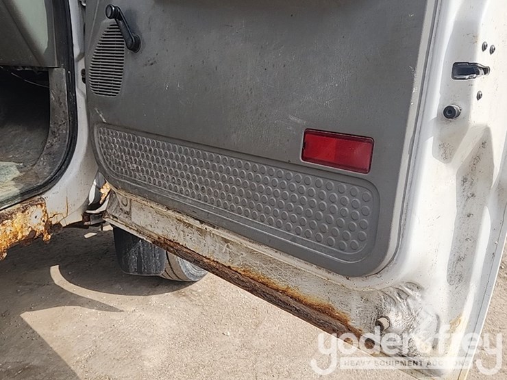 2005-ford-f450-image-28