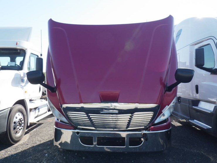 2018-freightliner-cascadia-125-image-13