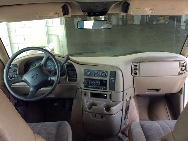 2002-chevrolet-astro-image-10