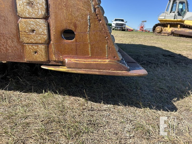 2003-deere-824j-image-56
