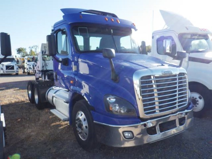 2019-freightliner-cascadia-125-image-2