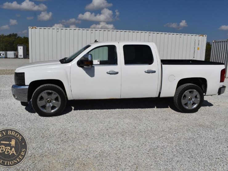 2009-chevrolet-silverado-1500-ltz-image-2