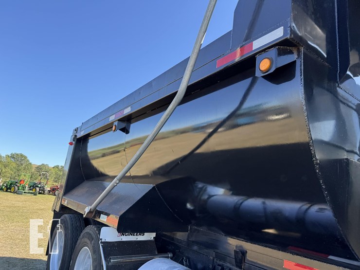 2011-kenworth-t800-image-15