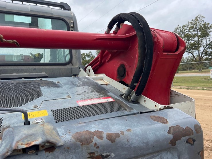 2020-takeuchi-tl12v2-image-23