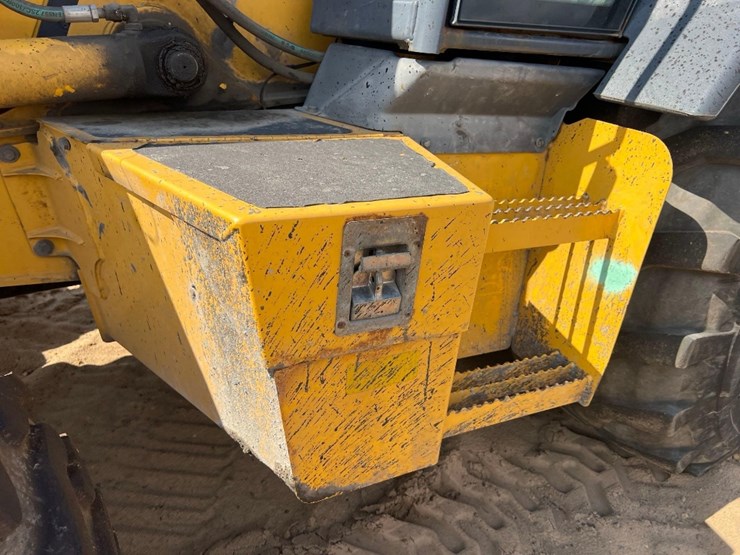 2018-deere-410l-image-14