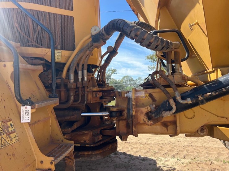 caterpillar-740b-image-13