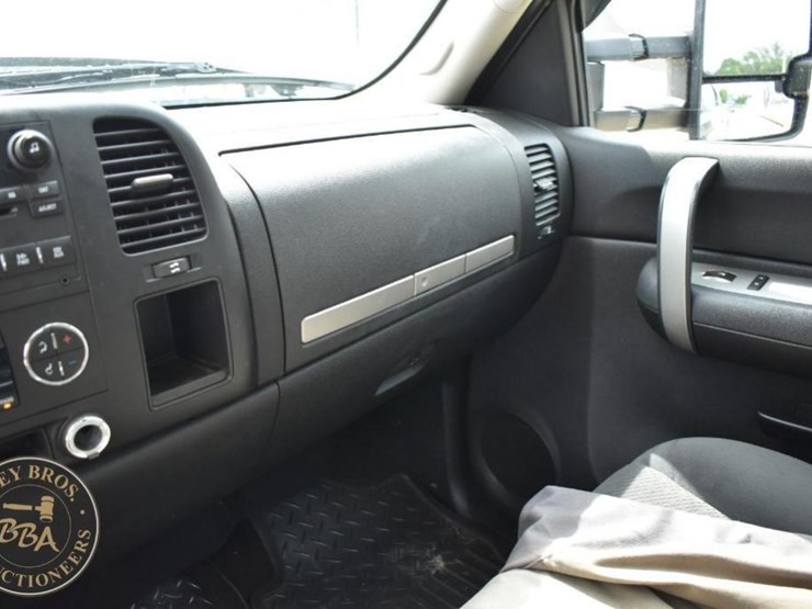 2007-gmc-sierra-2500-image-50