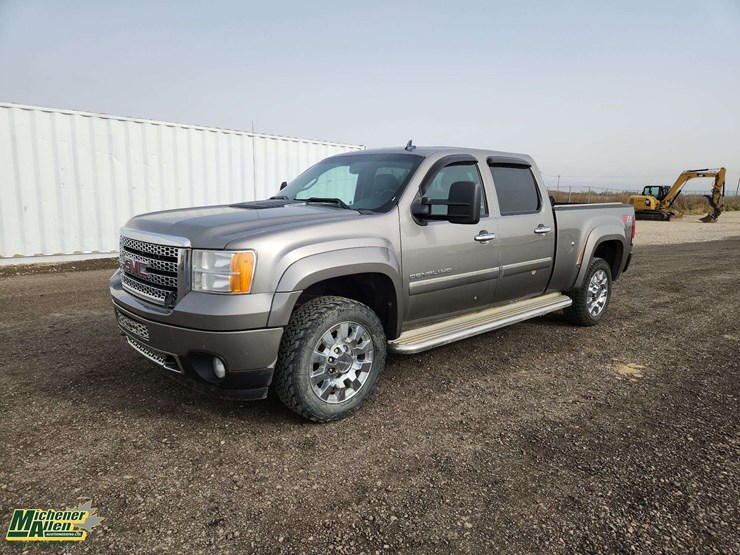 2012-gmc-sierra-2500hd-image-1