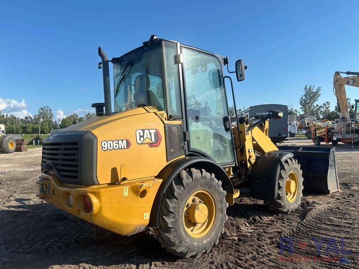 2022-caterpillar-906m-image-3
