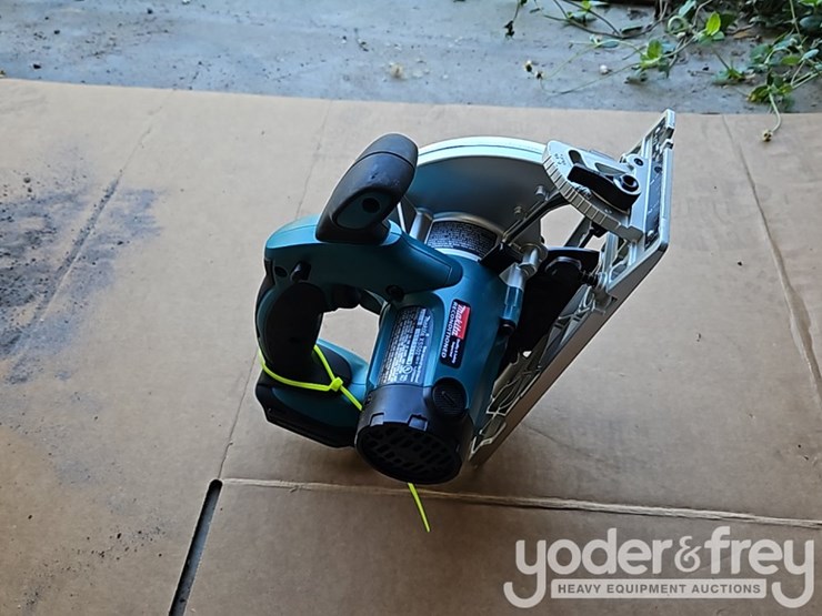 makita-18v-lxt-6.5"-circular-saw,-xss02z-(1yr-factory-warranty)-image-3