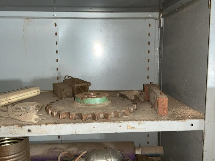 #150-•-parts-shelf-and-contents-image-4