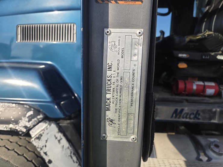 1997-mack-cl700-image-73