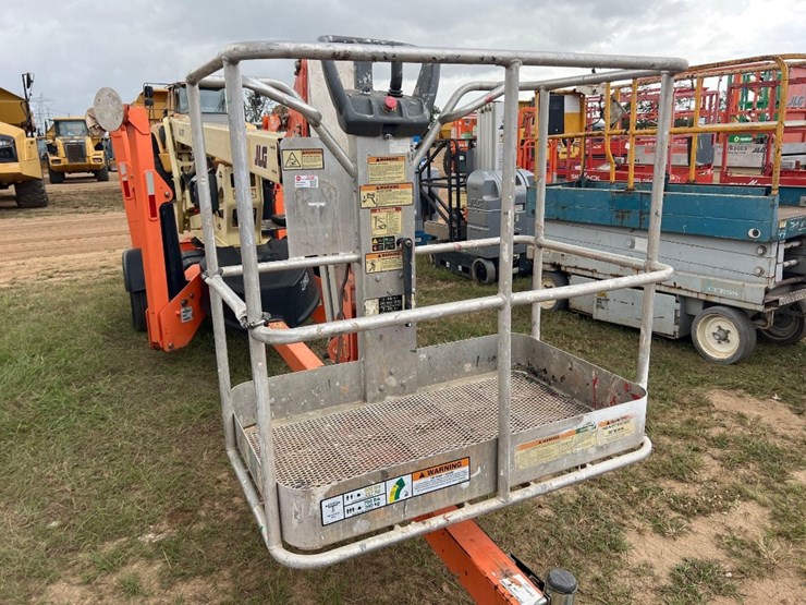 2018-jlg-t500j-image-23