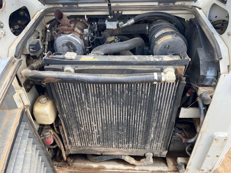 2019-takeuchi-tl8-image-26