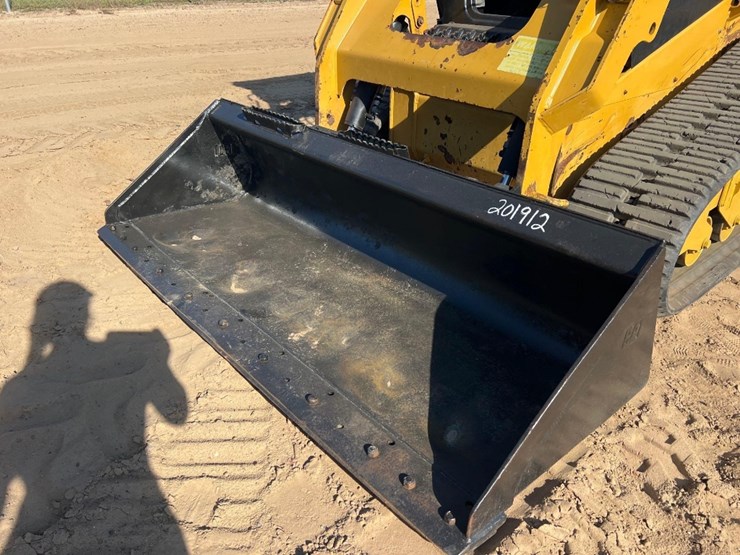 2018-caterpillar-259d-image-8