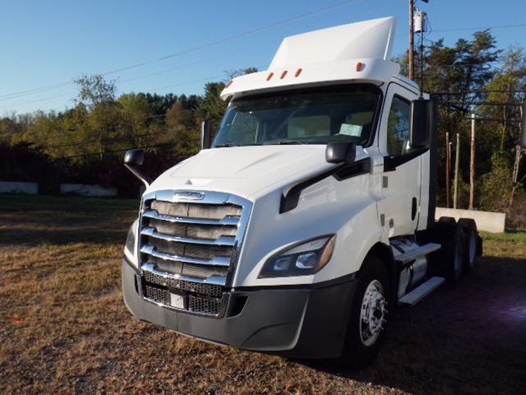 2020-freightliner-cascadia-116-image-1