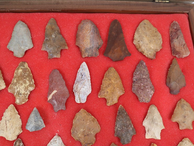 #63-•-#4169-•-(35)-framed-native-american-artifacts-image-5