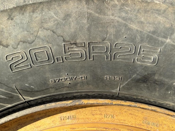 2011-deere-872gp-image-30