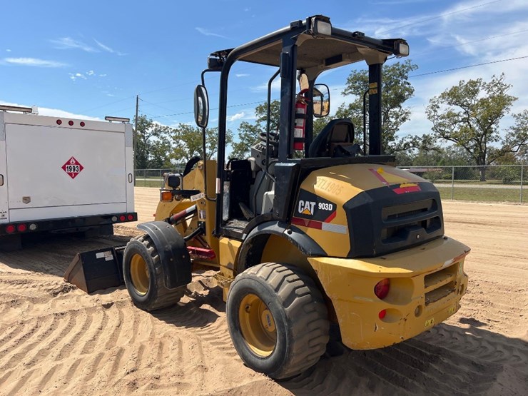 2018-caterpillar-903d-image-2