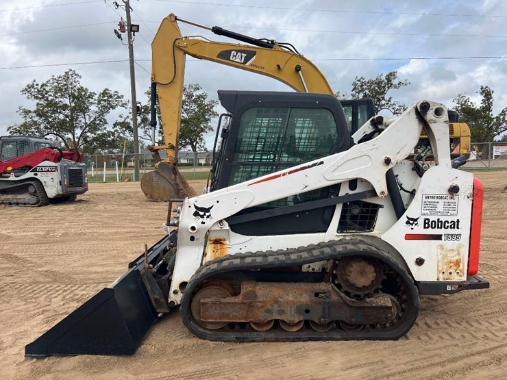 2016-bobcat-t595-image-1