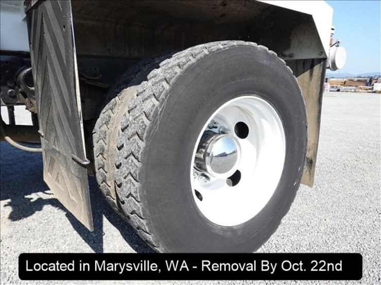2000-ford-f650-image-12