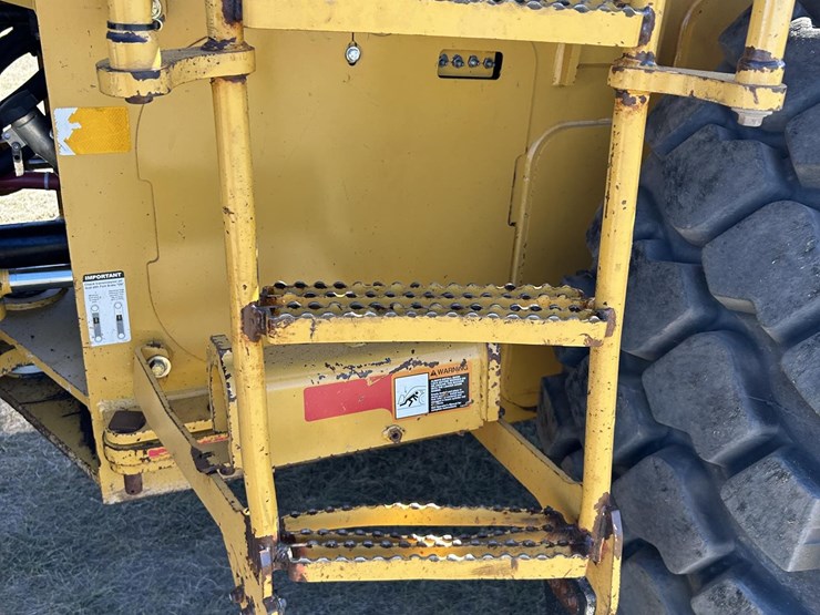 2003-deere-824j-image-19