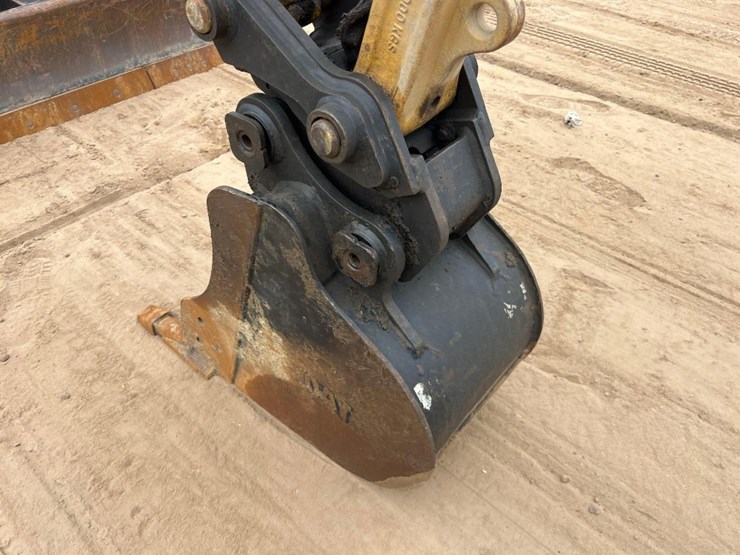 caterpillar-303-image-20