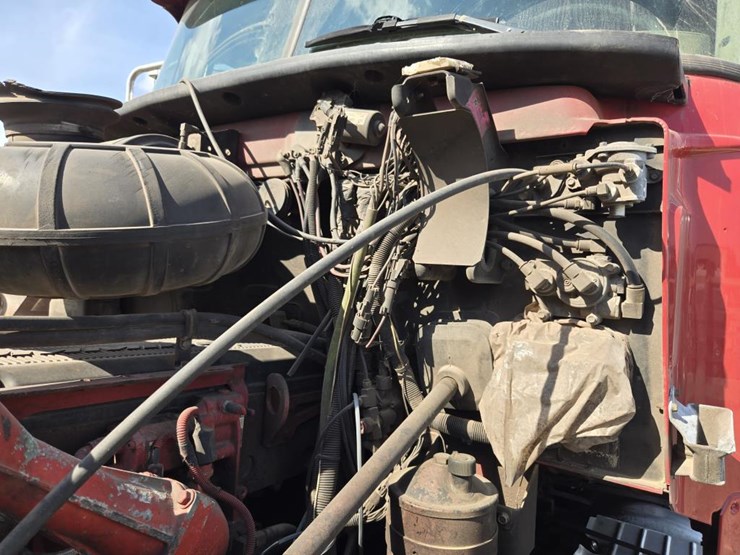 2005-mack-cl733-image-47