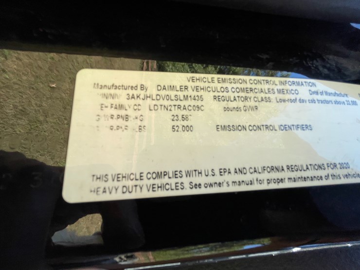 #1666-•-2019-freightliner-cascadia-semi-tractor-(title-in-delay)-image-61