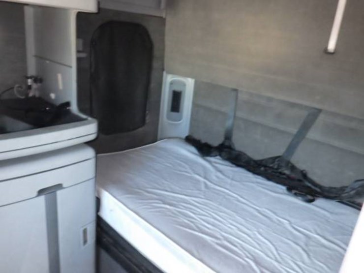 2018-freightliner-cl120-columbia-image-10