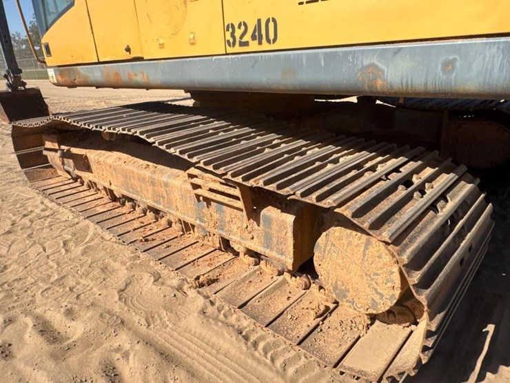 volvo-ec240cl-image-9