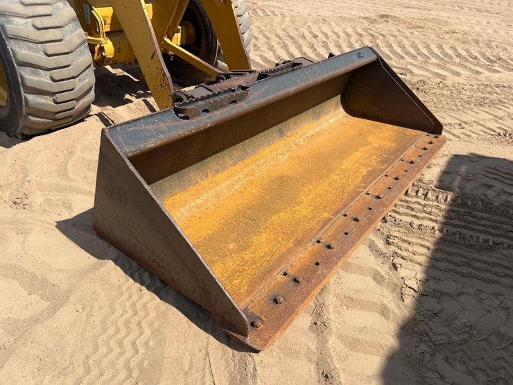 2018-caterpillar-903d-image-13
