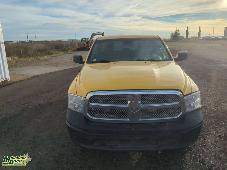2019-ram-1500-classic-image-38