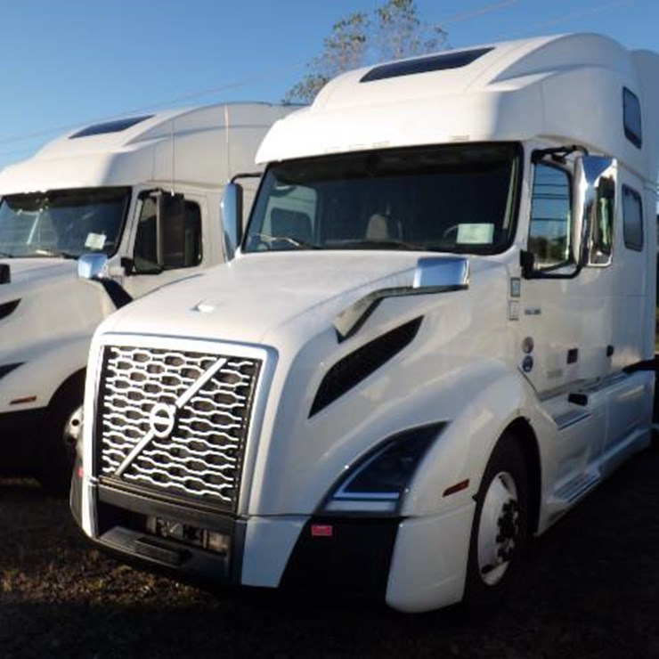 2022 VOLVO VNL 860