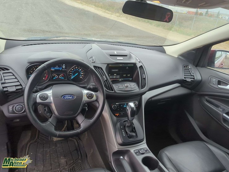 2015-ford-escape-se-image-14