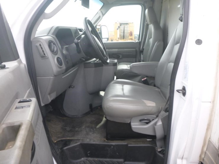2010-ford-e450-image-13