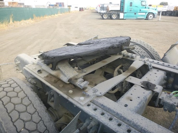 2011-international-8600-image-8