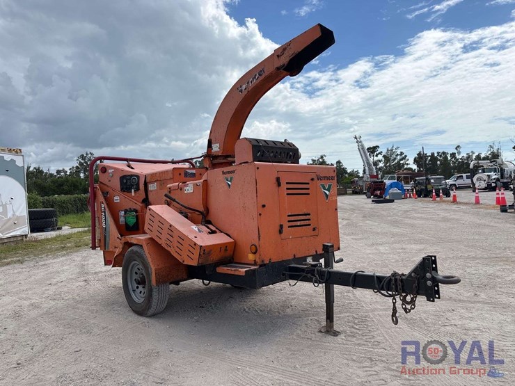 2014-vermeer-bc1000xl-s/a-towable-chipper-image-2
