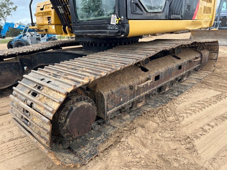2017-caterpillar-330fl-image-9