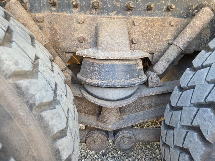 1999-caterpillar-c12-image-43