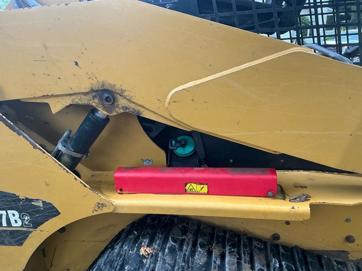 2010-caterpillar-257b-image-30